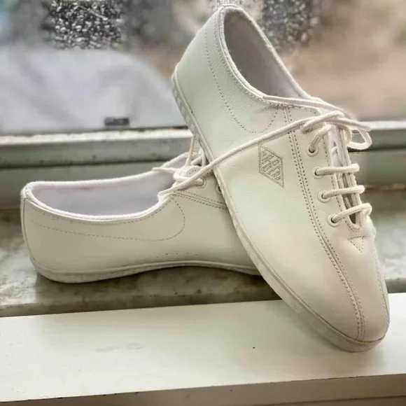 Rare 1990s LA Gear Vintage White Leather Shoes